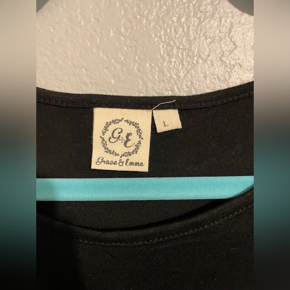 Grace & Emma Blouse - Picture 3 of 4